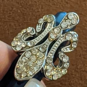 Vintage Rhinestone Fleur Di Lis ring
